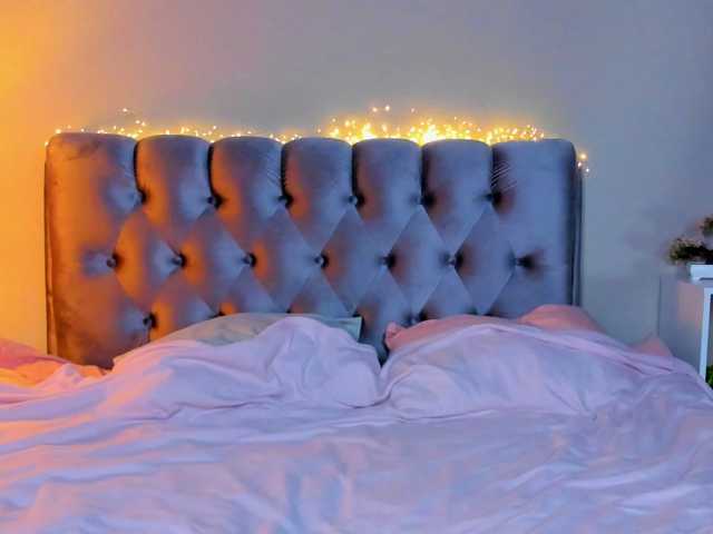 HottyAlba webcam