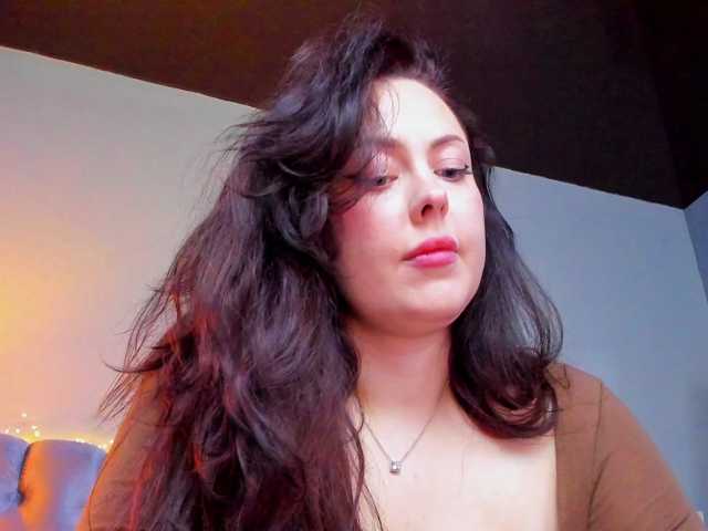 HottyAlba live cam on BongaCams