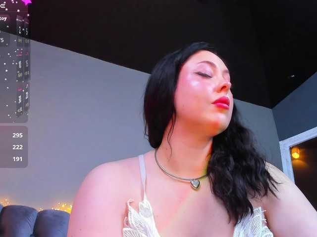 HottyAlba live webcam show