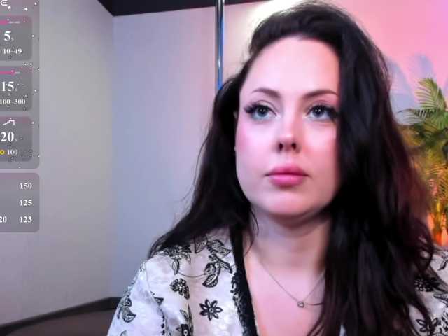 HottyAlba live cam on BongaCams