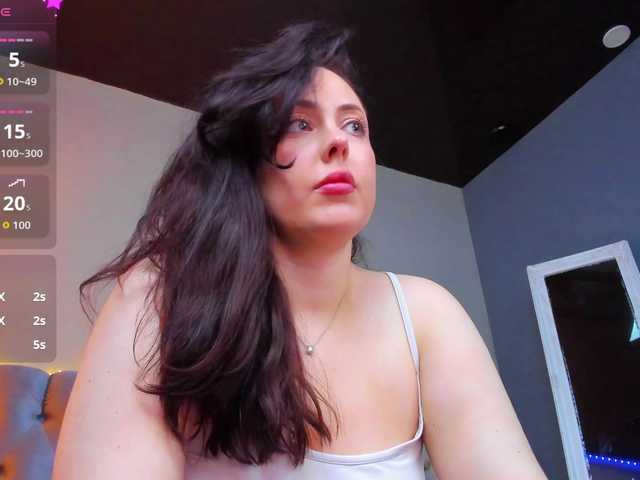 HottyAlba live cam preview
