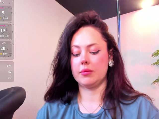 HottyAlba live cam on BongaCams