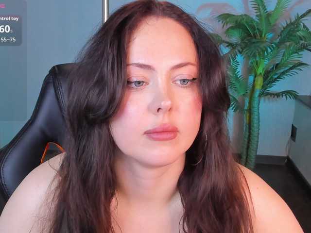 HottyAlba live cam on BongaCams