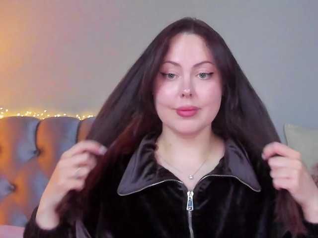 HottyAlba live cam on BongaCams