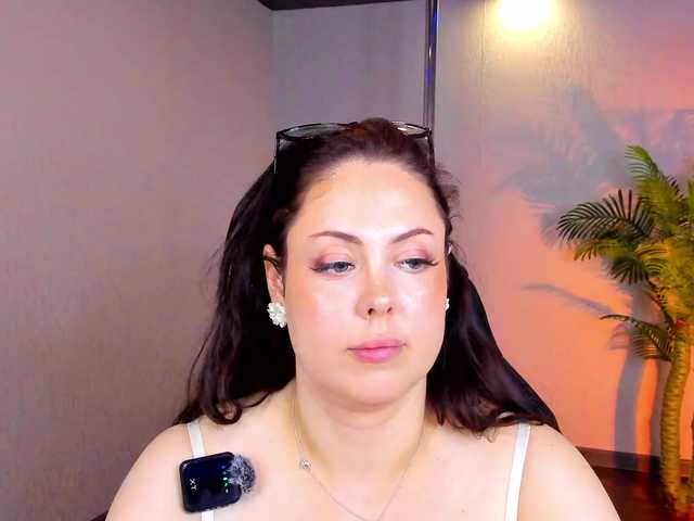 HottyAlba live cam on BongaCams