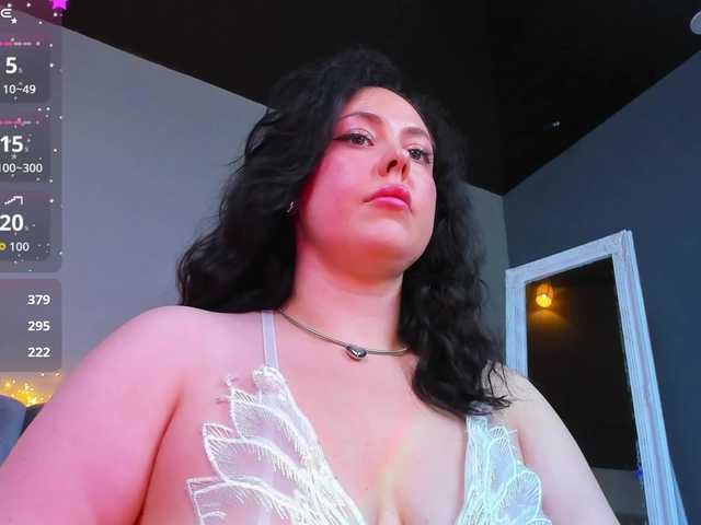 HottyAlba live webcam show