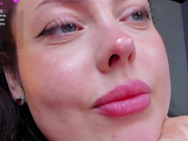 HottyAlba live cam preview