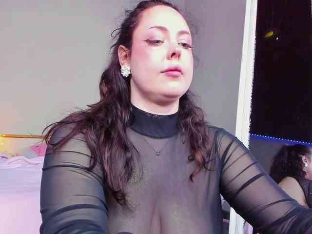 HottyAlba webcam