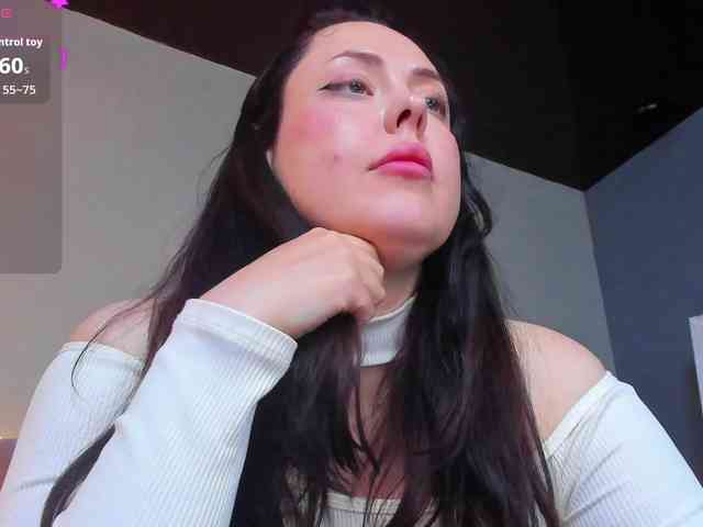 HottyAlba webcam