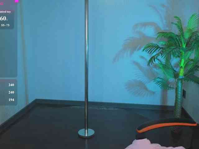 HottyAlba webcam