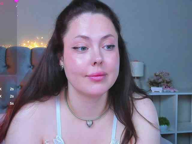 HottyAlba webcam