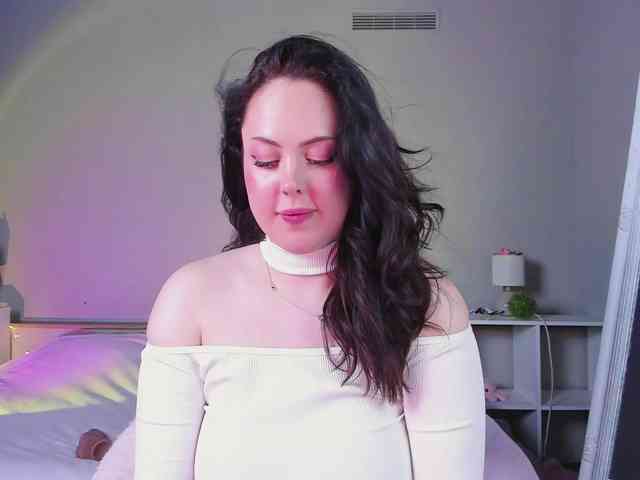 HottyAlba webcam