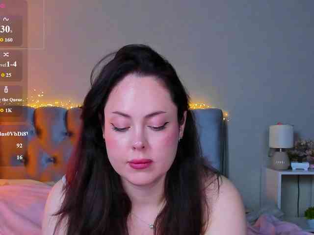 HottyAlba webcam