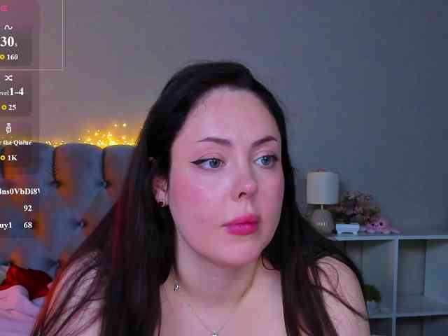 HottyAlba webcam