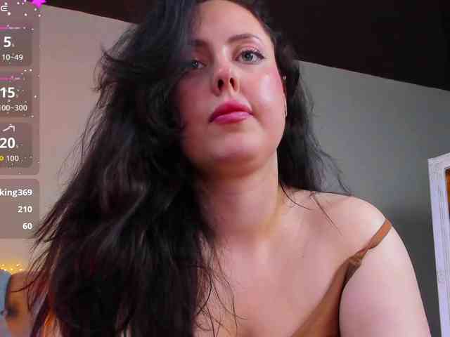 HottyAlba webcam