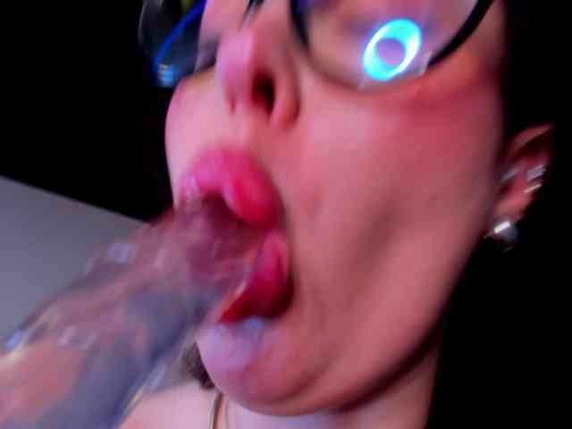 HottyAlba webcam
