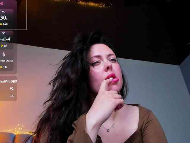 HottyAlba webcam