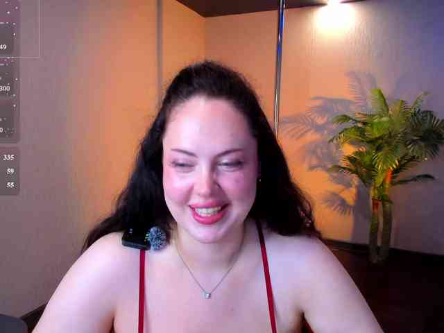 HottyAlba webcam