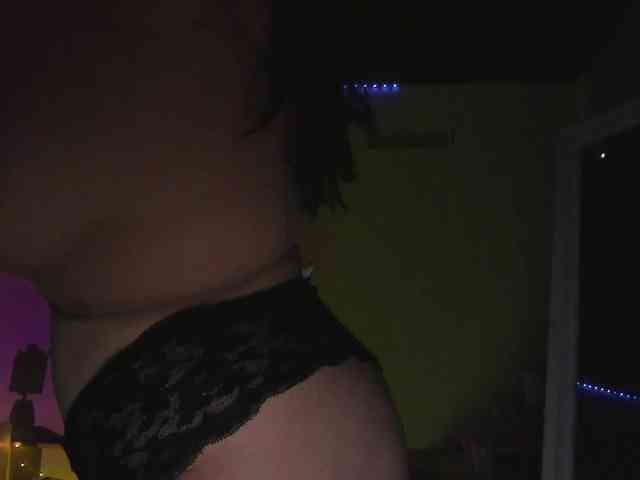 HottyAlba webcam