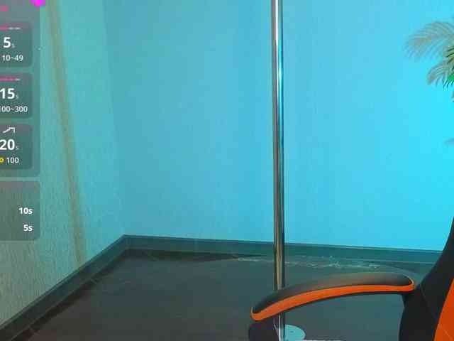 HottyAlba webcam