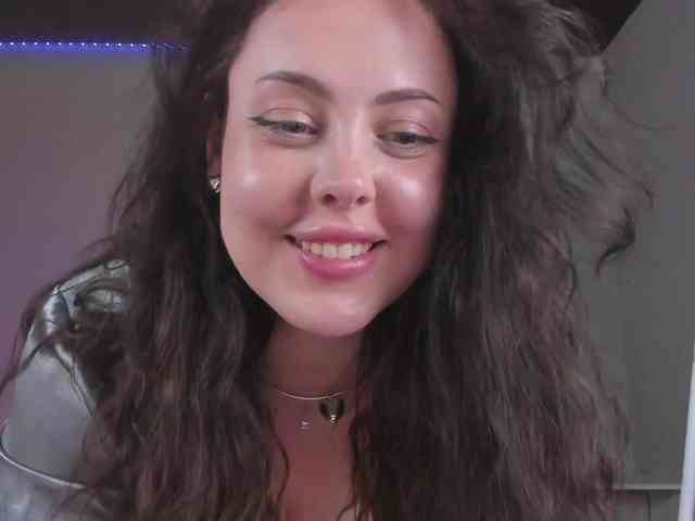 HottyAlba webcam