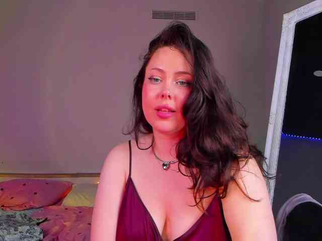 HottyAlba webcam