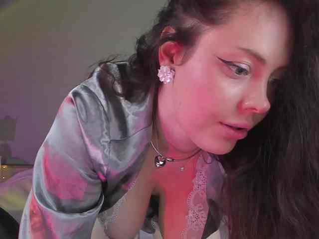 HottyAlba webcam
