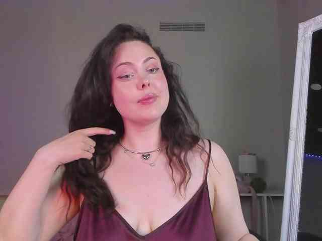 HottyAlba webcam