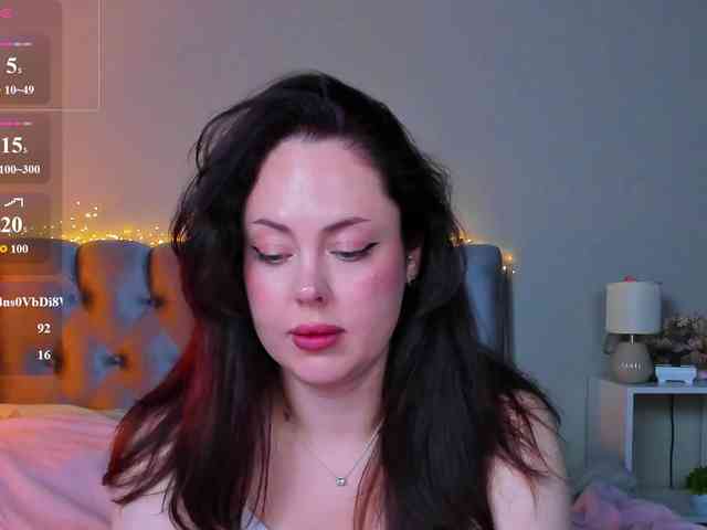 HottyAlba webcam
