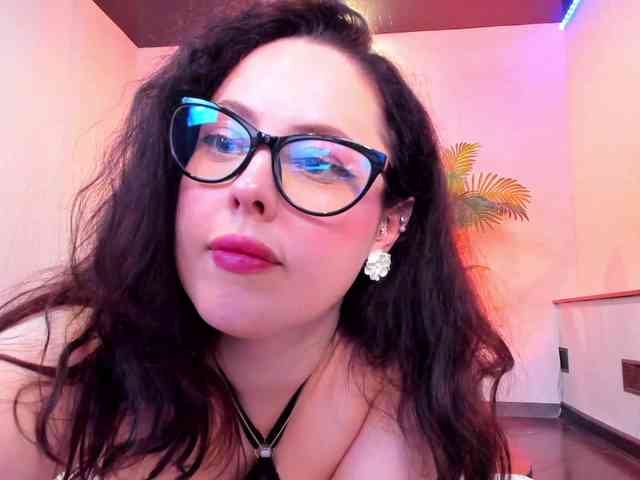 HottyAlba webcam