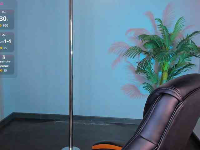 HottyAlba webcam