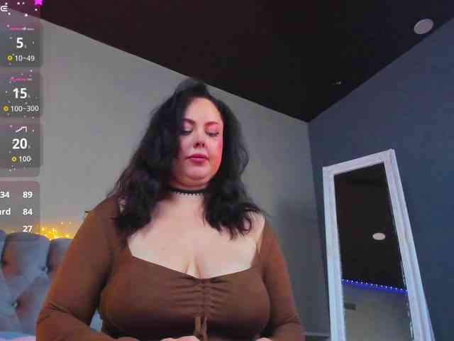 HottyAlba webcam