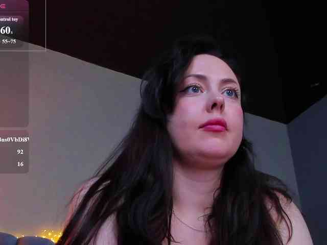 HottyAlba webcam