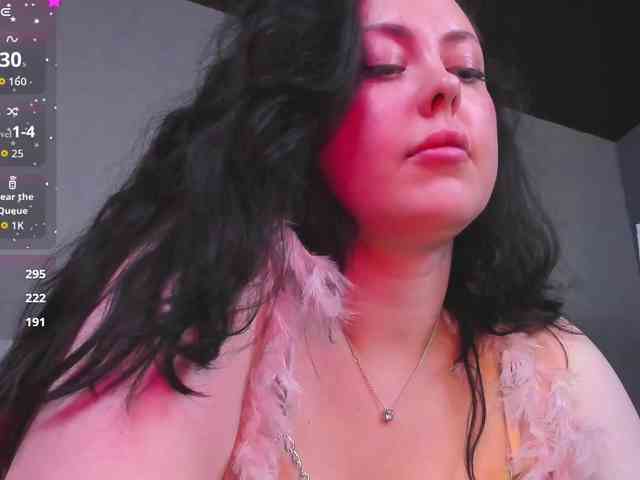 HottyAlba webcam
