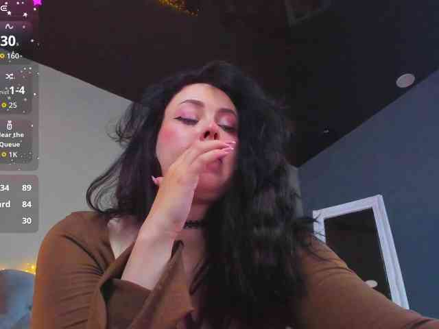 HottyAlba webcam