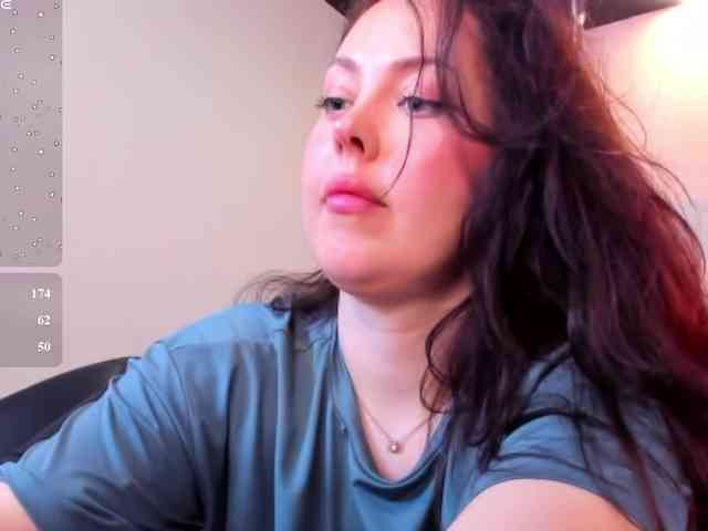 HottyAlba webcam