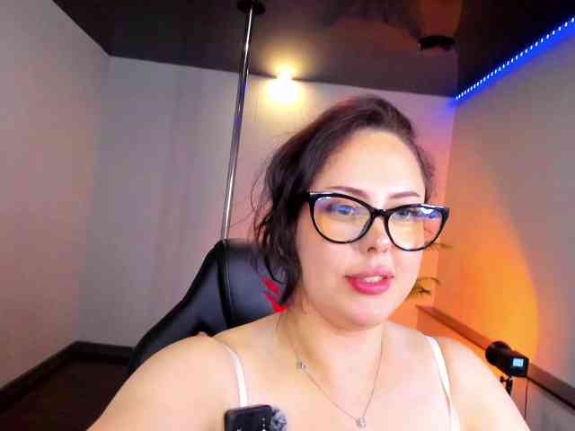 HottyAlba webcam