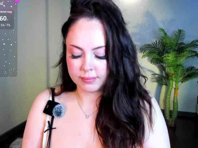 HottyAlba webcam