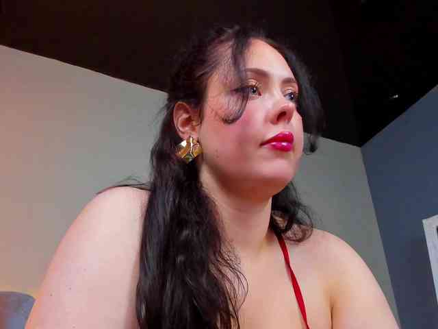 HottyAlba webcam