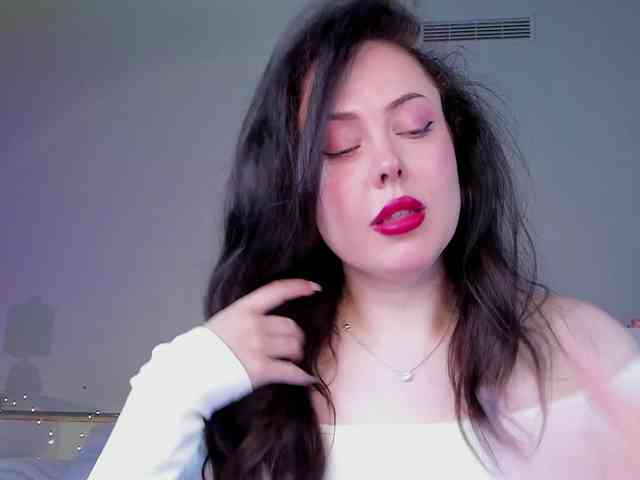 HottyAlba webcam