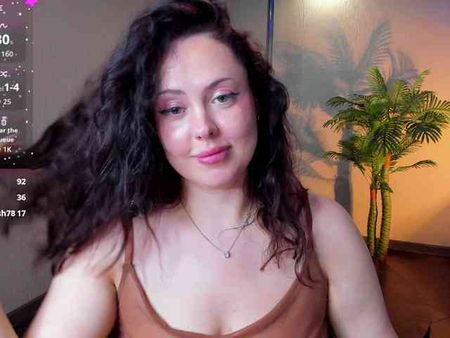 HottyAlba webcam