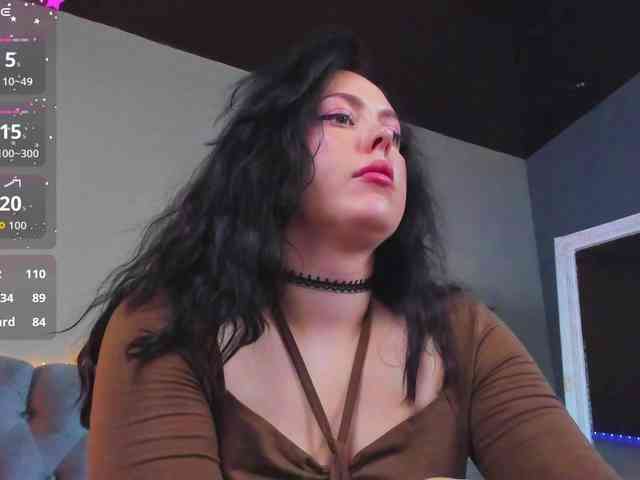 HottyAlba webcam