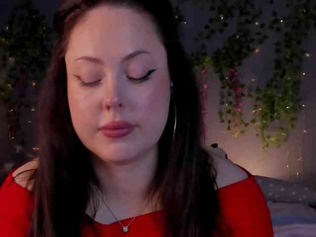 HottyAlba webcam