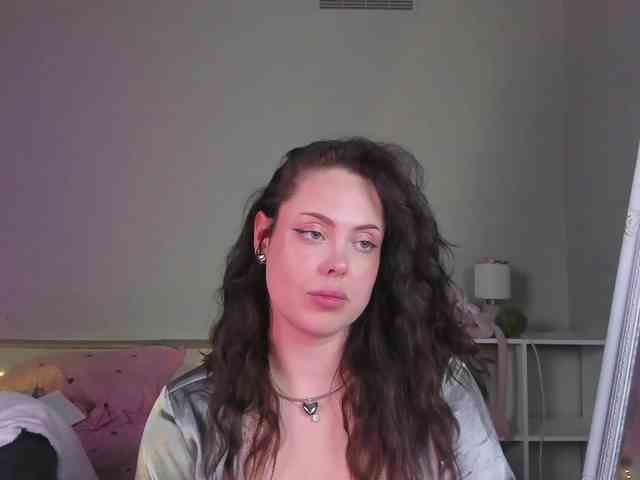 HottyAlba webcam