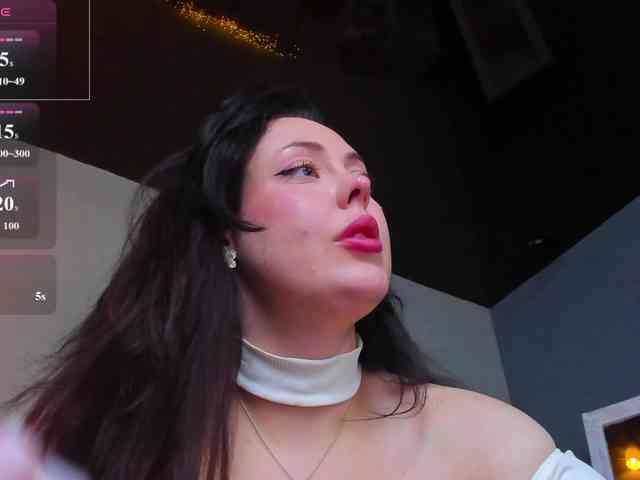 HottyAlba webcam
