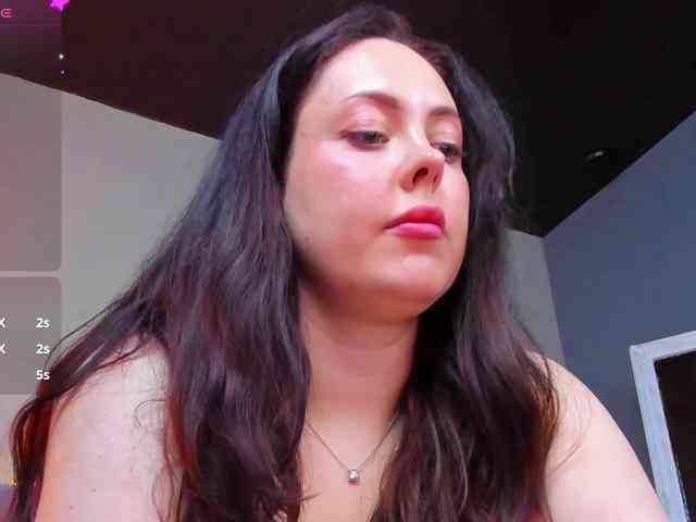 HottyAlba webcam