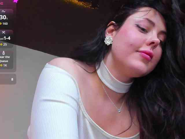 HottyAlba webcam