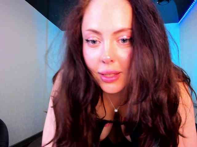 HottyAlba webcam