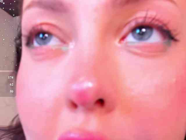 HottyAlba webcam