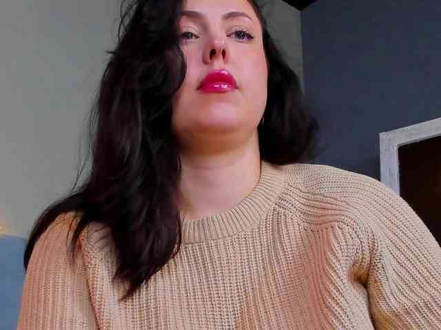 HottyAlba webcam